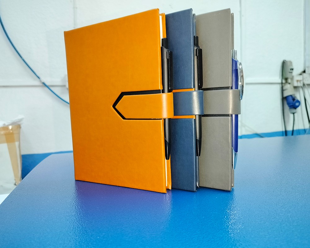 _lavish_notebooks_img_02